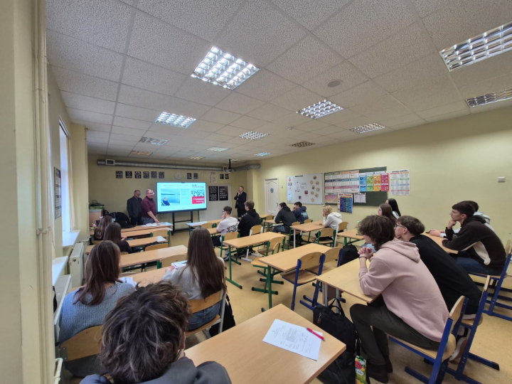 Angļu valodas stunda par karjeru, vēsturi un vērtībām