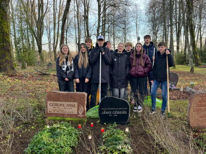 Turpinām tradīcijas - rūpes par skolas skartajiem un Brīvības cīņu dalībniekiem