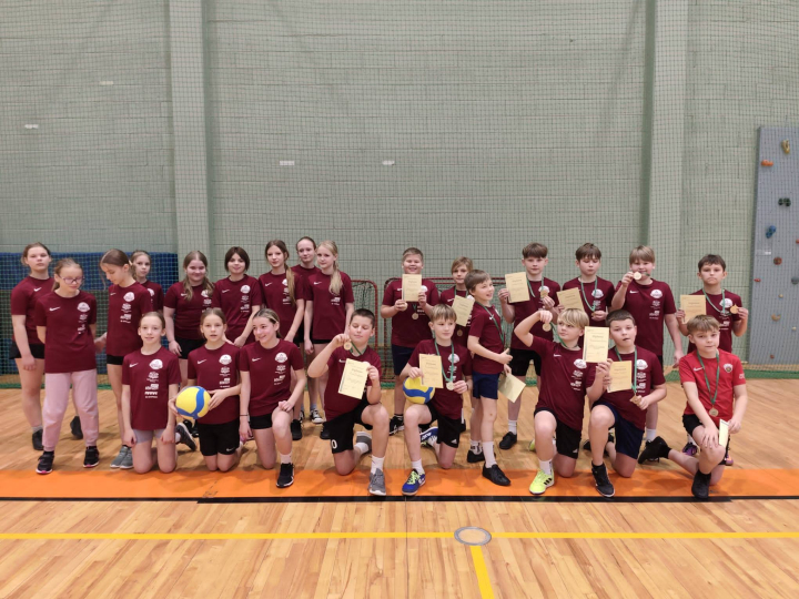 Dienvidkurzemes skolu sacensības tautas bumbā