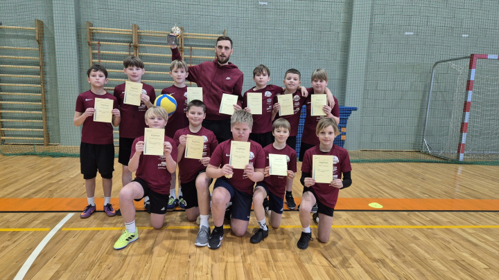 Uzvara Kurzemes zonas sacensībās tautas bumbā 