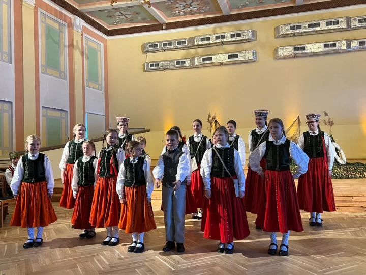  Lejaskurzemes bērnu un jauniešu folkloras kopas skate Kazdangā