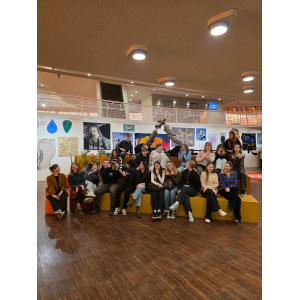 8.a iepazīst uzņēmumu 