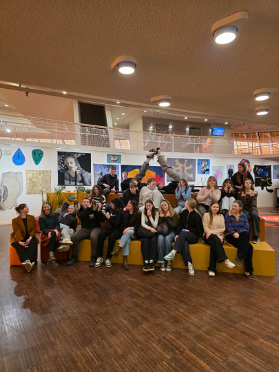 8.a iepazīst uzņēmumu 