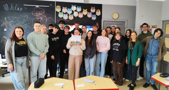 Demokrātijas skolas nodarbība 10. klasei - Uzticēšanās baterija