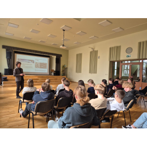 “Saproti informāciju”