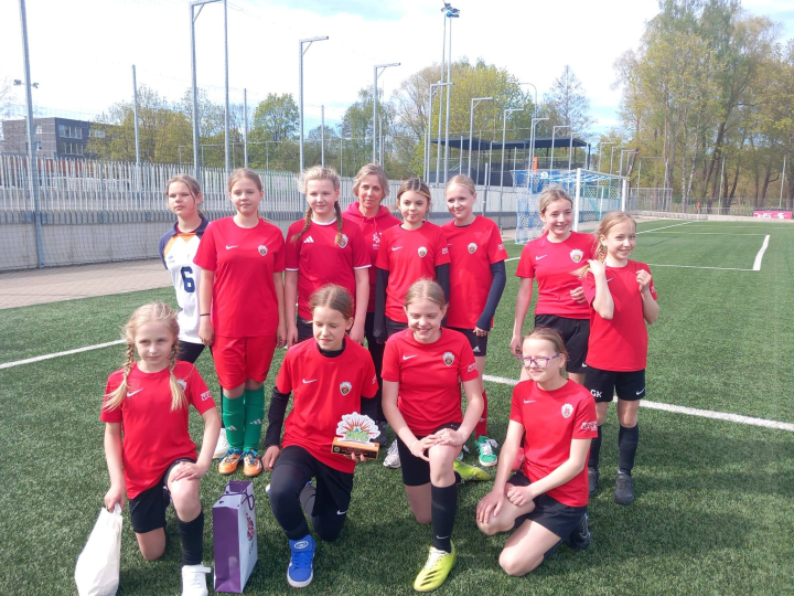  Latvijas skolu futbola čempionāta finālturnīrā 4.-5. klases meitenēm tiek izcīnīta 4. vieta