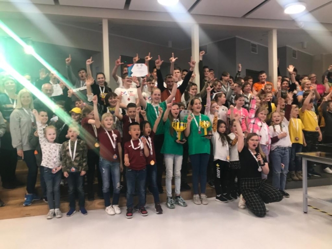 Nīcas vidusskolas robotikas komanda – Latvijas FLL čempioni!