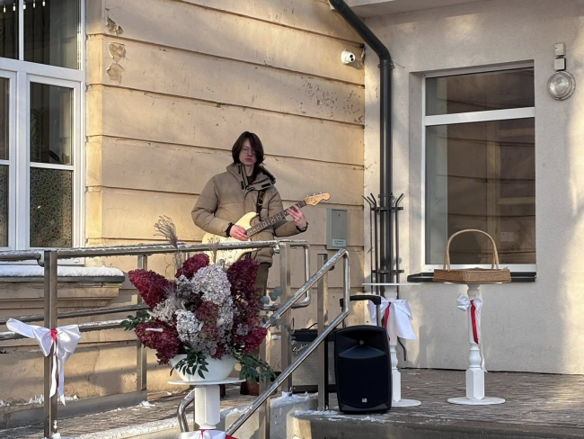 Skolas kāpņu atklāšana pēc rekonstrukcijas