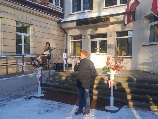 Skolas kāpņu atklāšana pēc rekonstrukcijas