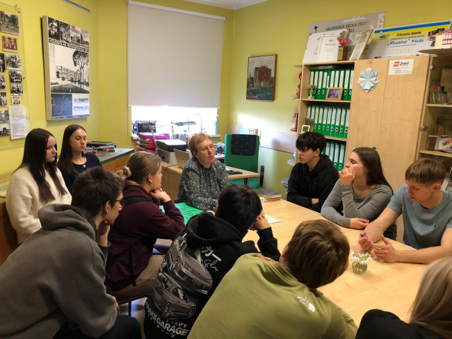 Nodarbība skolas muzejā par 1949.gada deportāciju