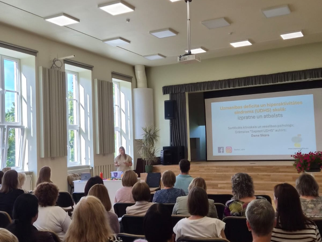 Pedagogu profesionālās pilnveides kursi ar Danu Skaru