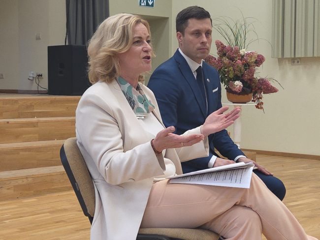 Izglītības un zinātnes ministres I.Indriksones vizīte skolā